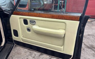 Rolls-Royce-Silver-Spur-1991-Sedan-9