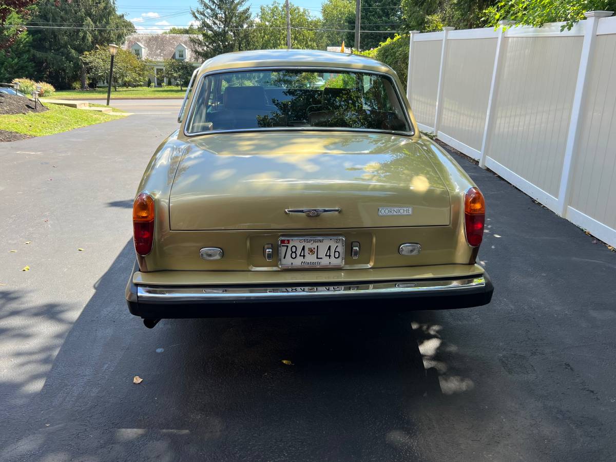 Rolls-royce-1975-3