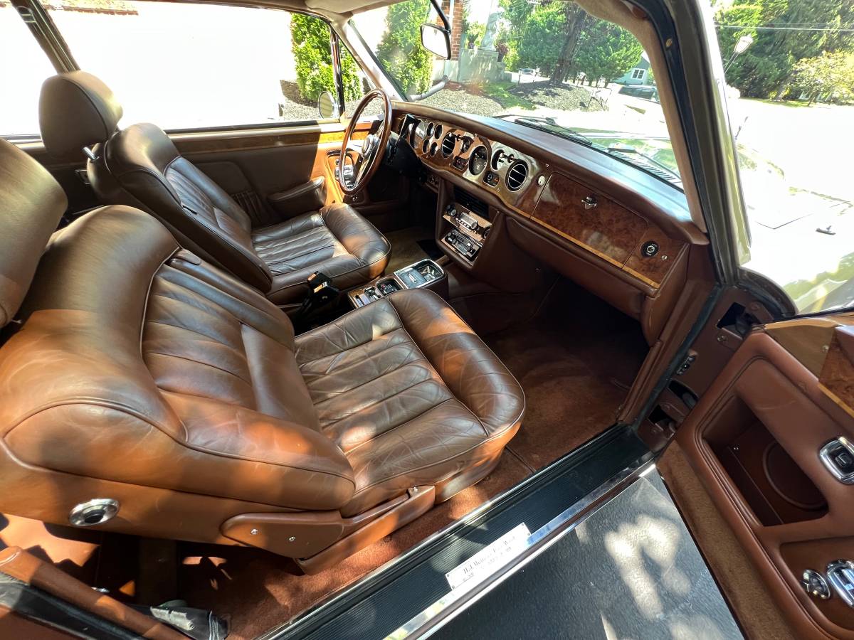 Rolls-royce-1975-37