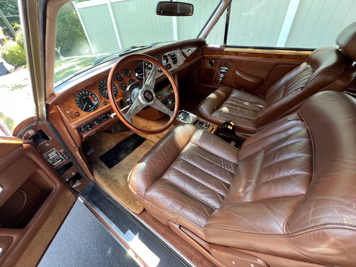 Rolls-royce-1975-6