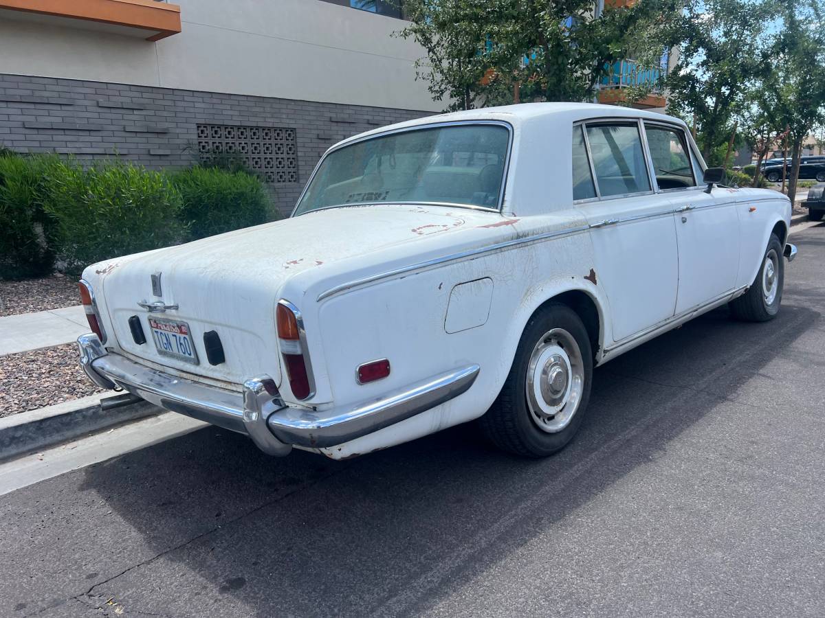 Rolls-royce-shadow-1975-4