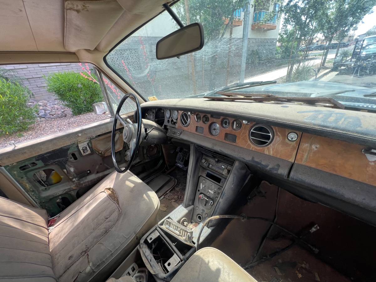 Rolls-royce-shadow-1975-9