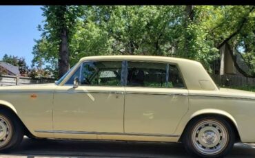 Rolls-royce-silver-shadow-1979-yellow