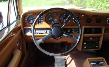 Rolls-royce-silver-spur-1988-5