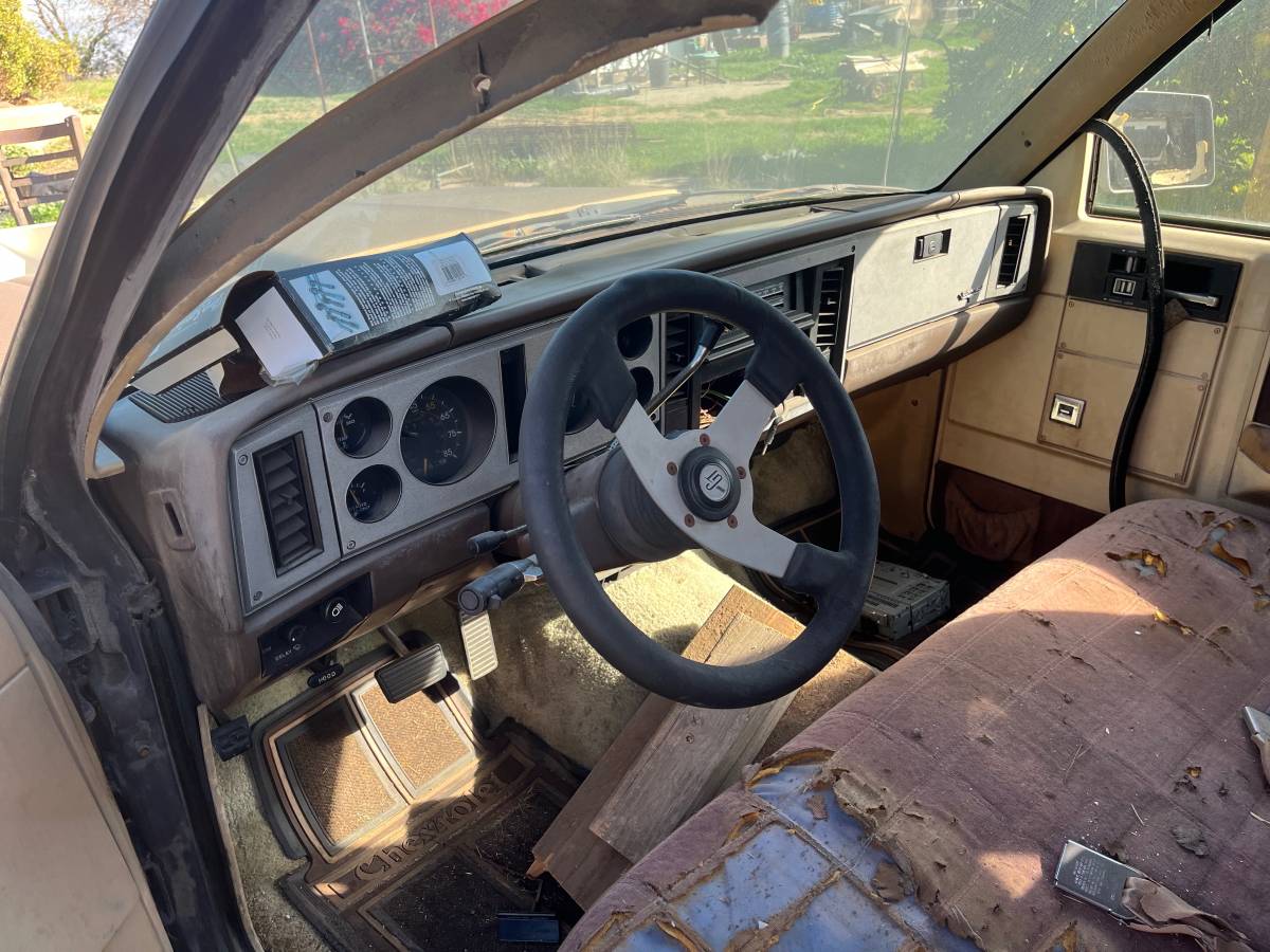 S-10-pickup-s-10-blazer-1984-7