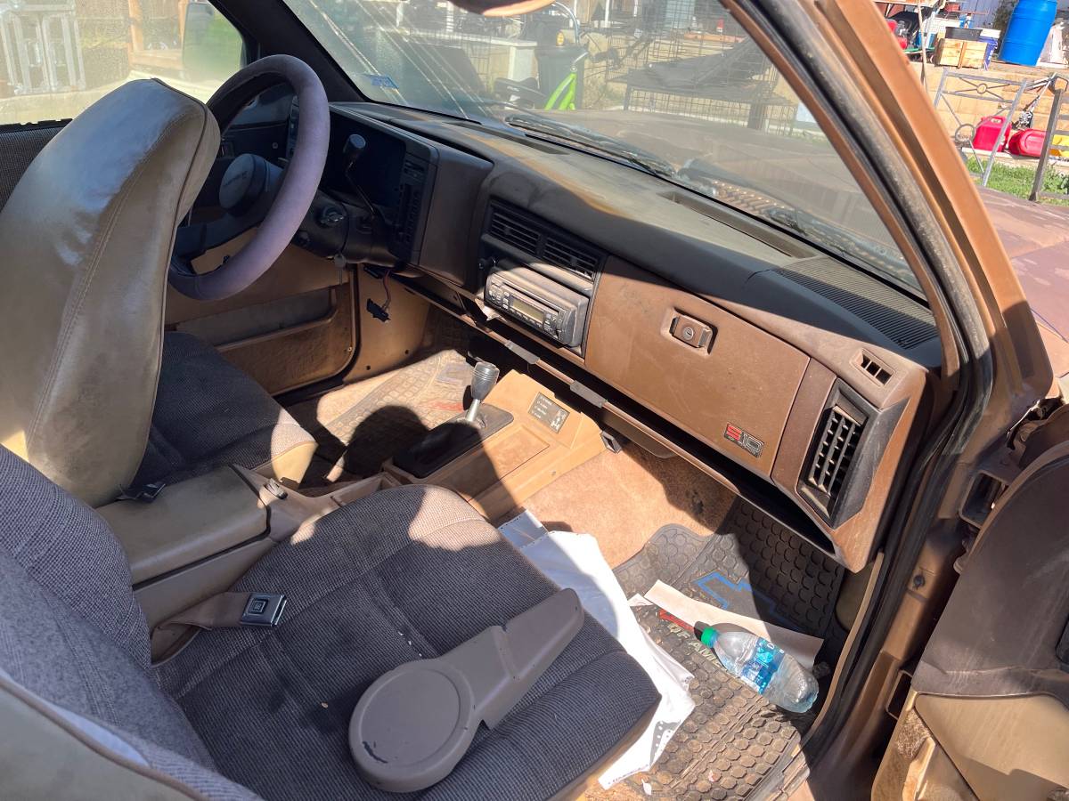 S-10-pickup-s-10-blazer-1984-8