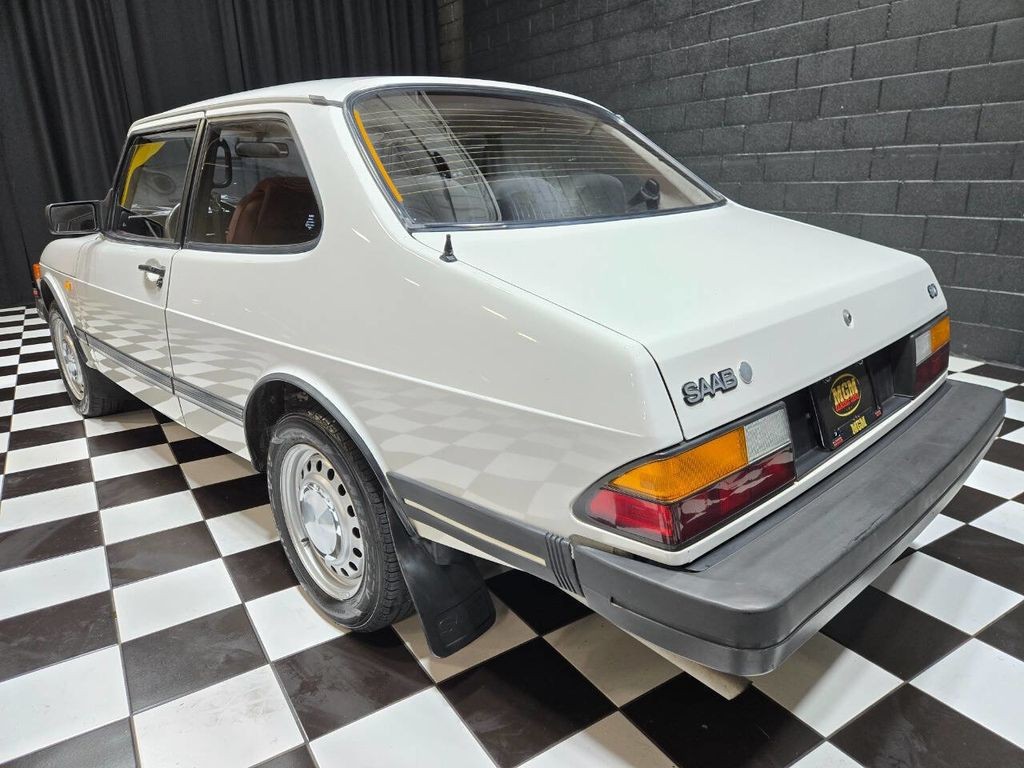 Saab-900-1986-Hatchback-2