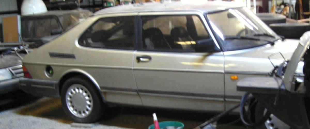 Saab-900-1991-black-2