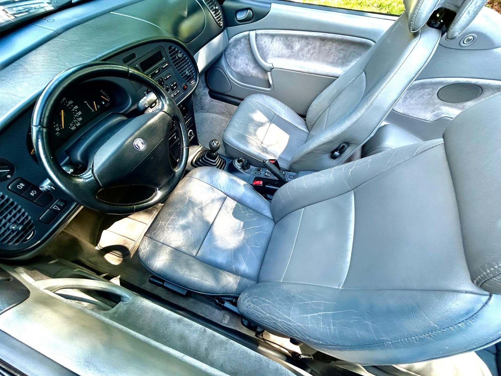 Saab-900-1995-Convertible-12