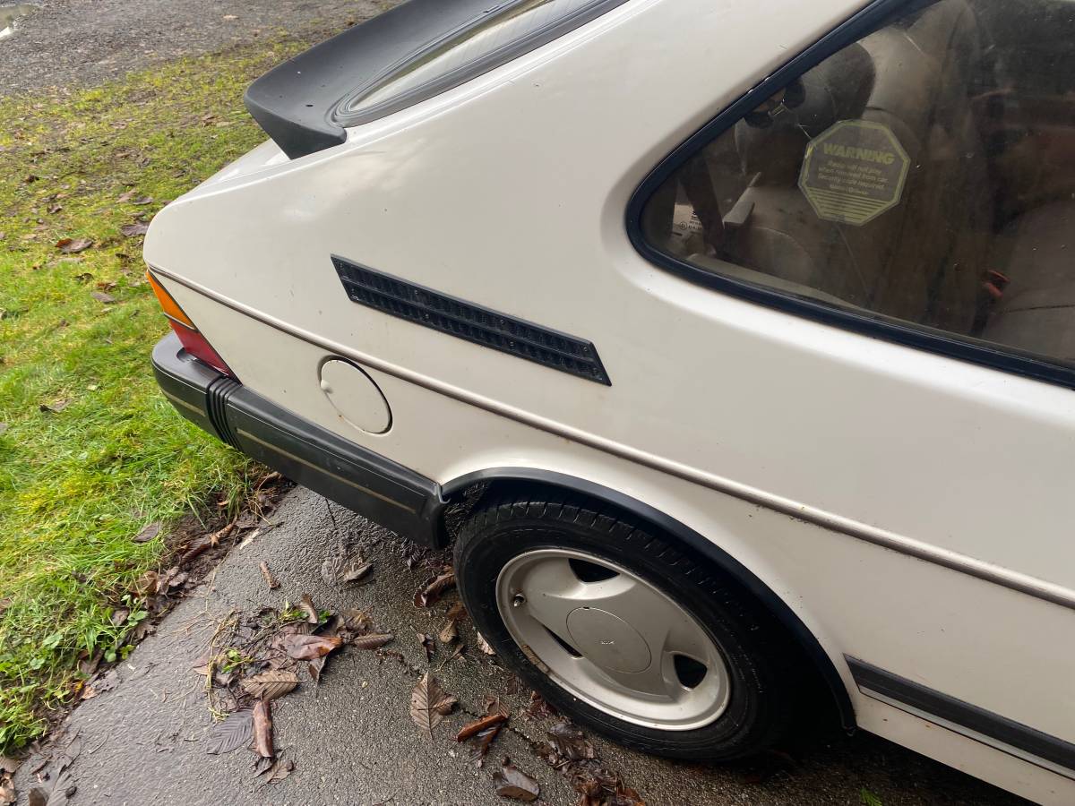 Saab-900-turbo-1992-white-8