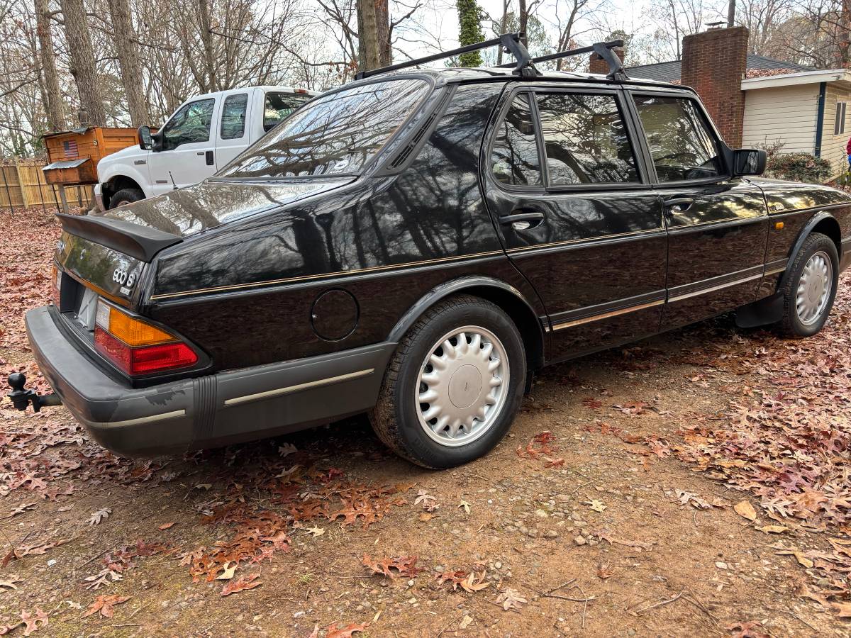 Saab-900s-1992-black-10
