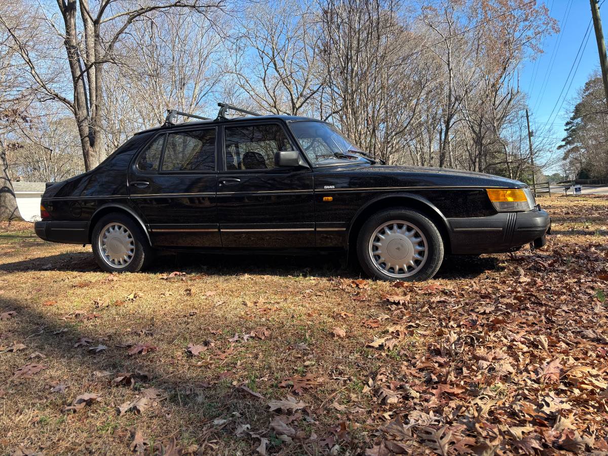 Saab-900s-1992-black-4