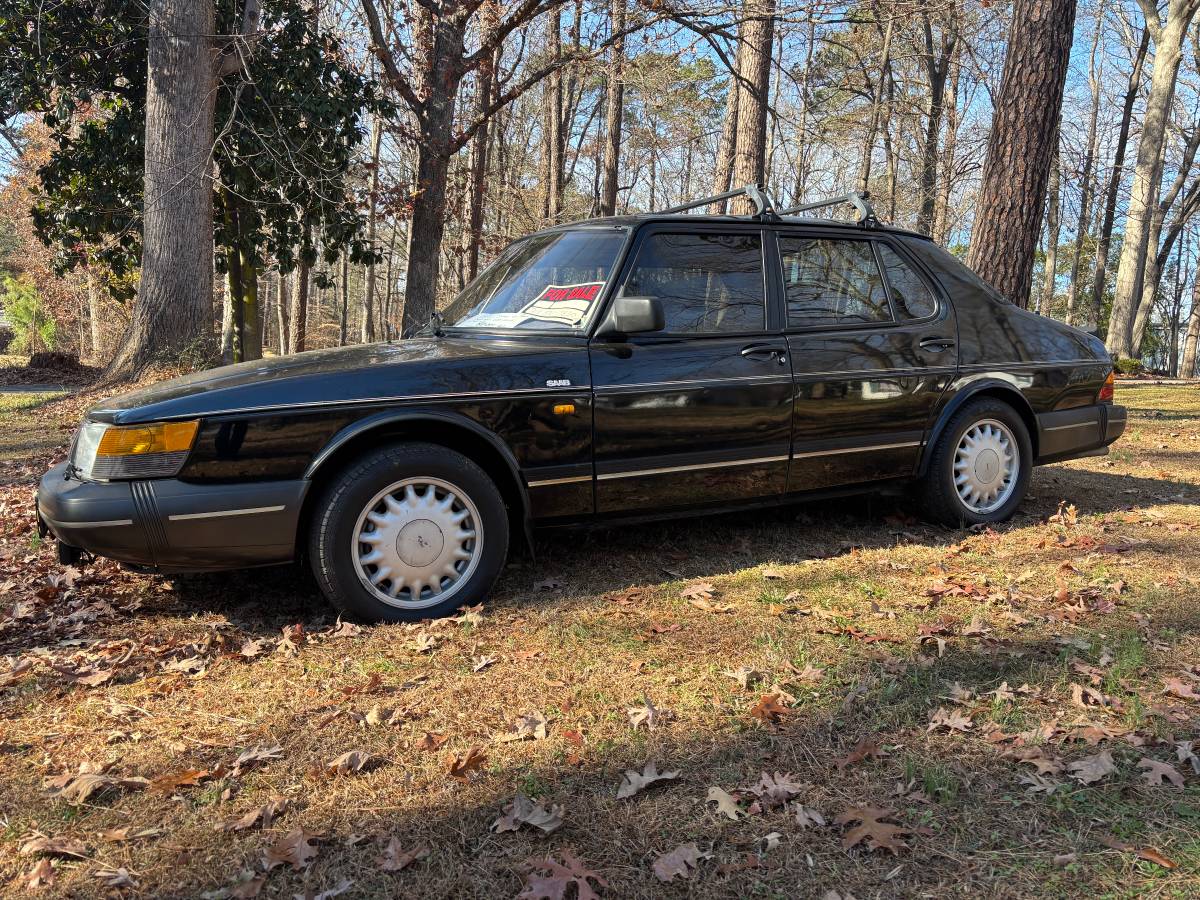Saab-900s-1992-black