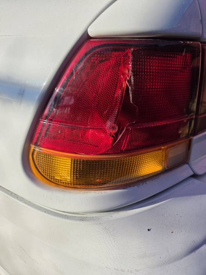 Saturn-sl2-1996-white-1