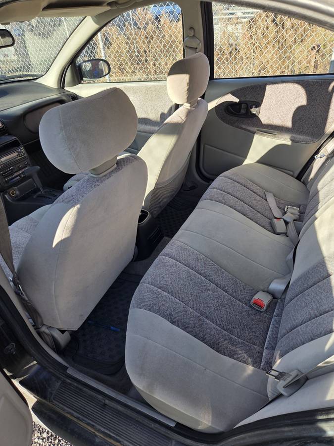 Saturn-sl2-1996-white-3