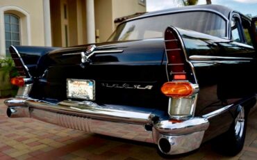 Soviet-Union-GAZ-13-1963-Sedan-10