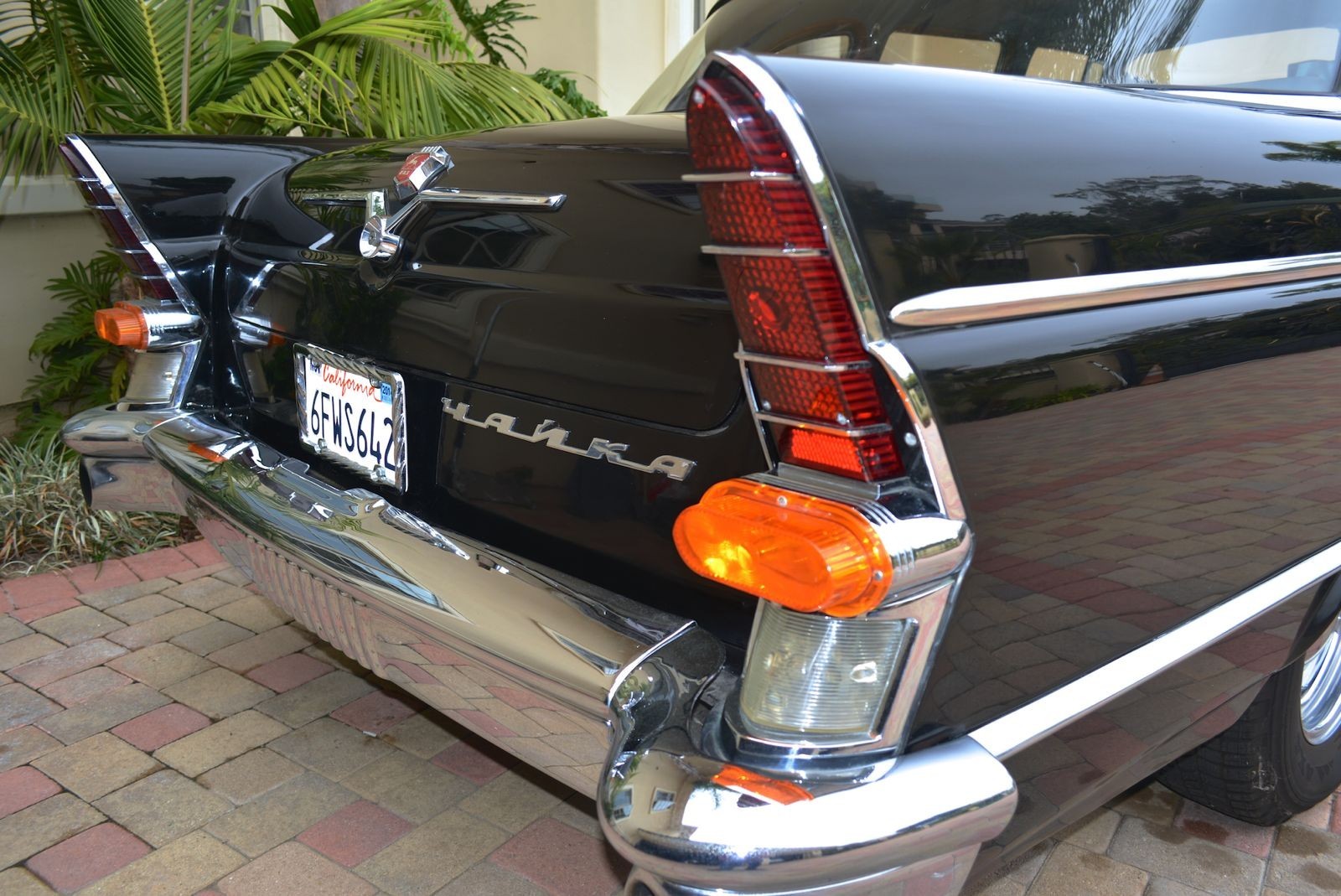 Soviet-Union-GAZ-13-1963-Sedan-11