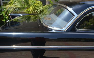 Soviet-Union-GAZ-13-1963-Sedan-12