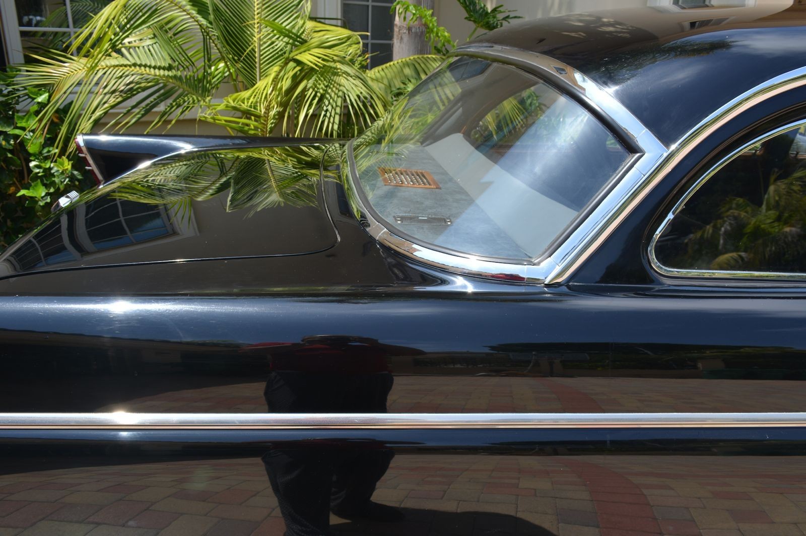 Soviet-Union-GAZ-13-1963-Sedan-12