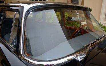 Soviet-Union-GAZ-13-1963-Sedan-13