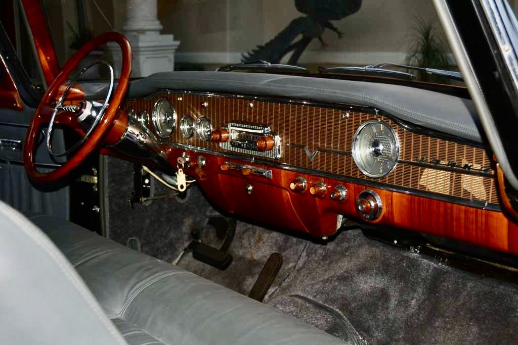 Soviet-Union-GAZ-13-1963-Sedan-18