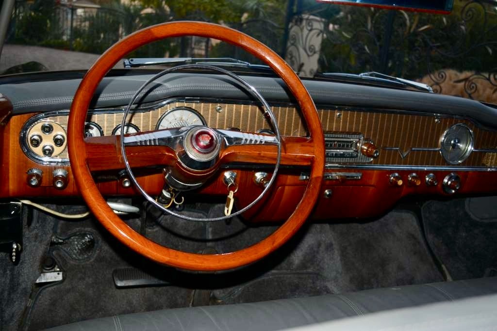 Soviet-Union-GAZ-13-1963-Sedan-20