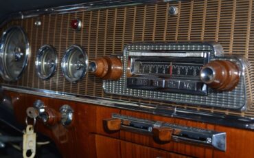 Soviet-Union-GAZ-13-1963-Sedan-22