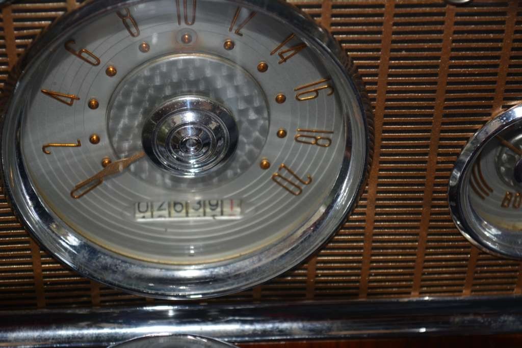 Soviet-Union-GAZ-13-1963-Sedan-24