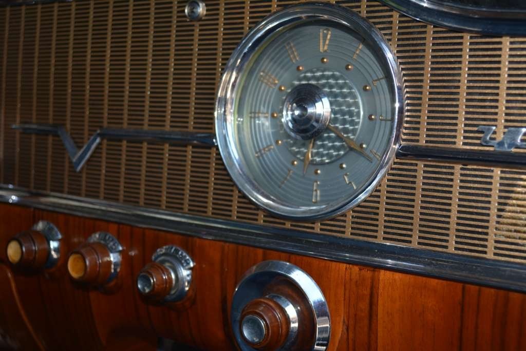 Soviet-Union-GAZ-13-1963-Sedan-25