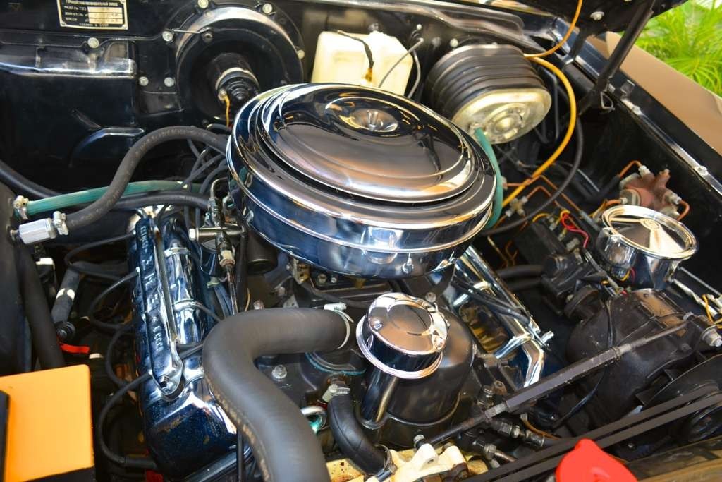 Soviet-Union-GAZ-13-1963-Sedan-26