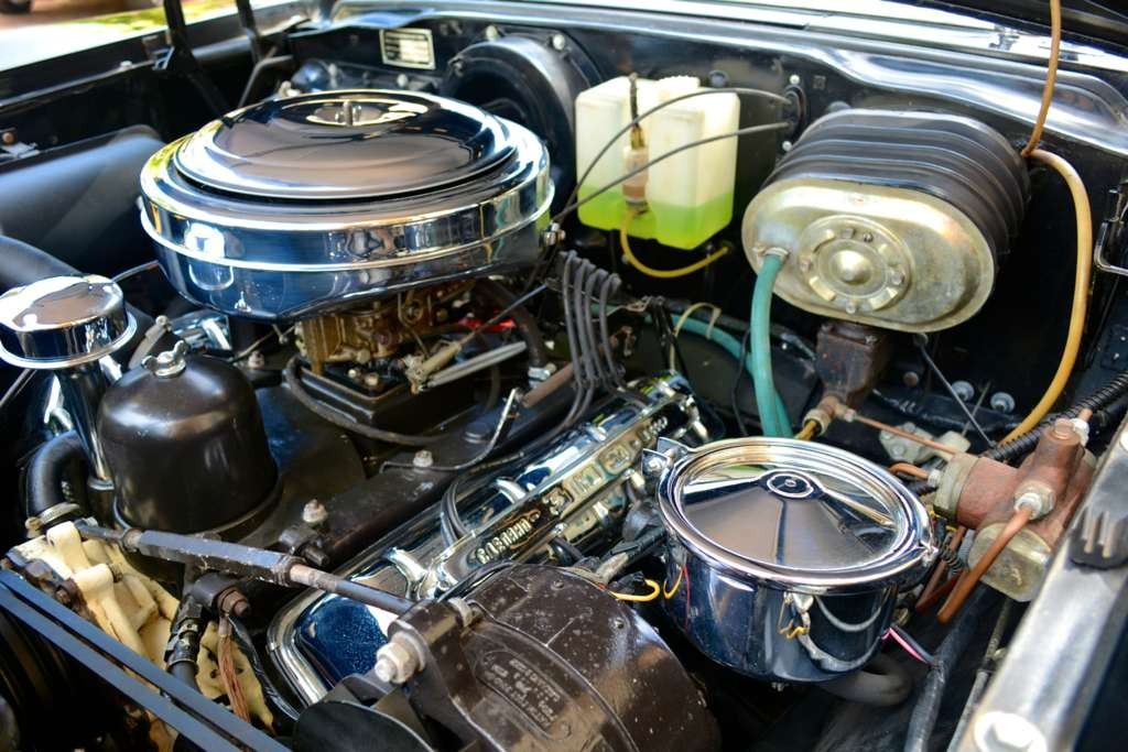 Soviet-Union-GAZ-13-1963-Sedan-27