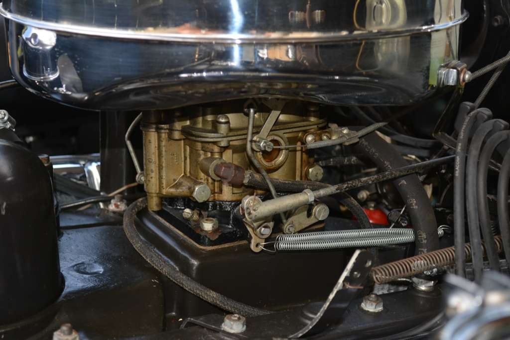 Soviet-Union-GAZ-13-1963-Sedan-28