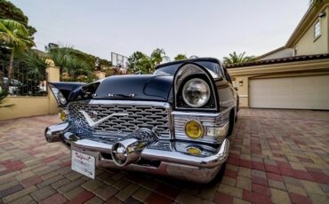 Soviet-Union-GAZ-13-1963-Sedan-3