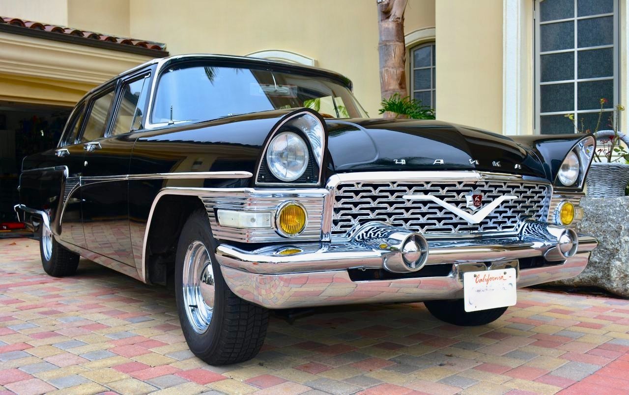 Soviet-Union-GAZ-13-1963-Sedan-4