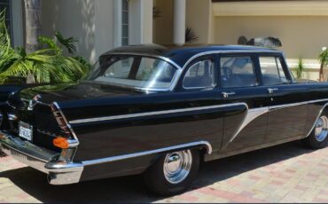 Soviet-Union-GAZ-13-1963-Sedan-8