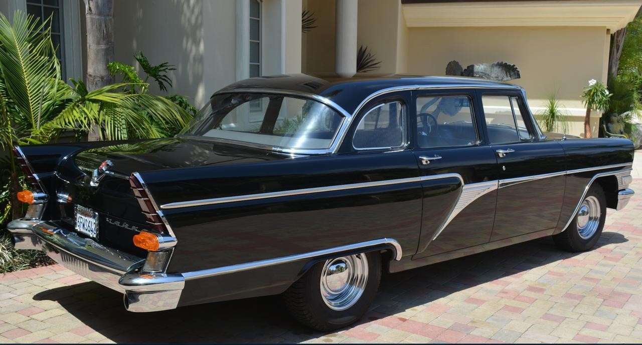 Soviet-Union-GAZ-13-1963-Sedan-8