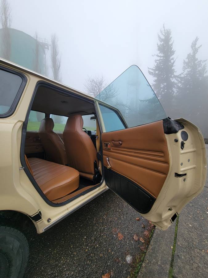 Subaru-dl-wagon-4x4-1979-brown-16