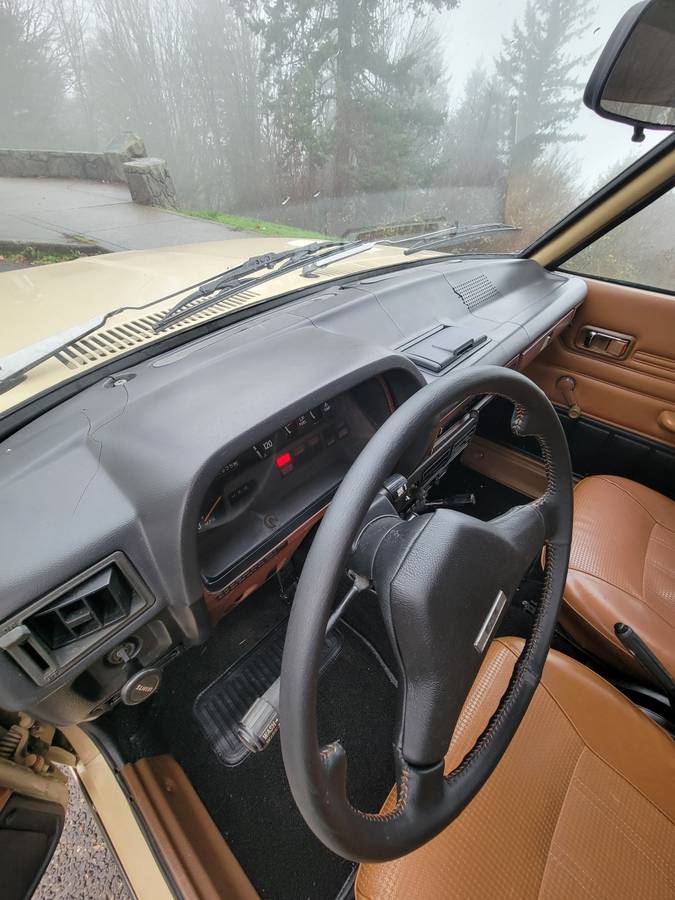 Subaru-dl-wagon-4x4-1979-brown-20