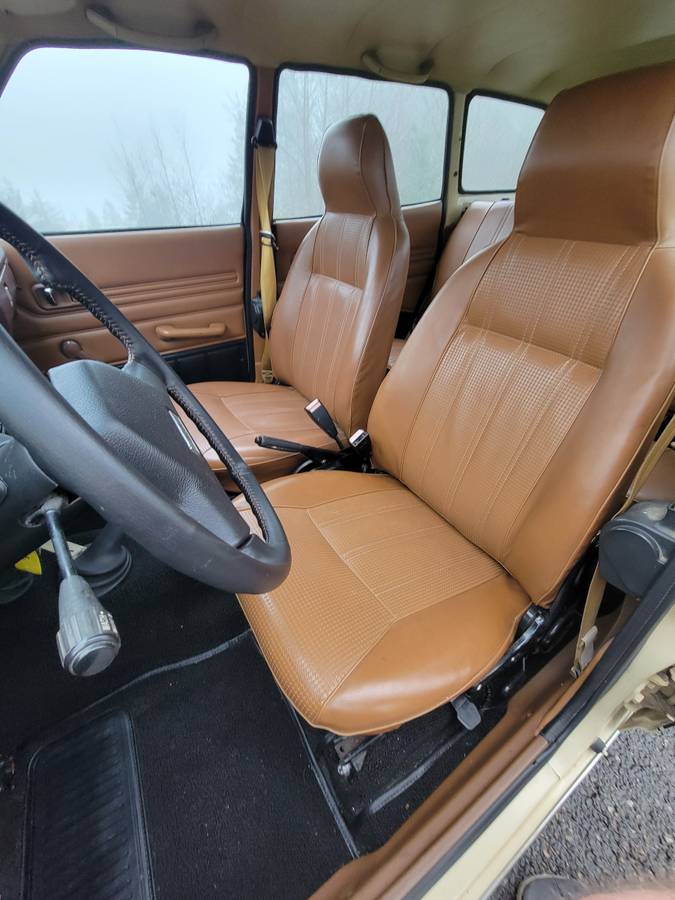 Subaru-dl-wagon-4x4-1979-brown-22