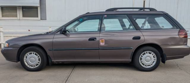 Subaru-legacy-wagon-1995-1
