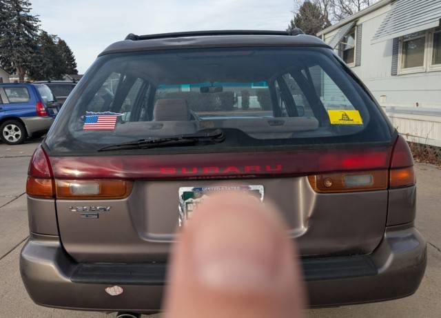 Subaru-legacy-wagon-1995-2