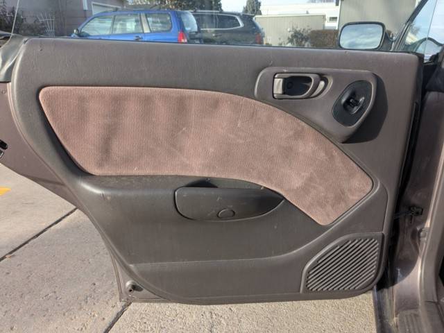 Subaru-legacy-wagon-1995-4