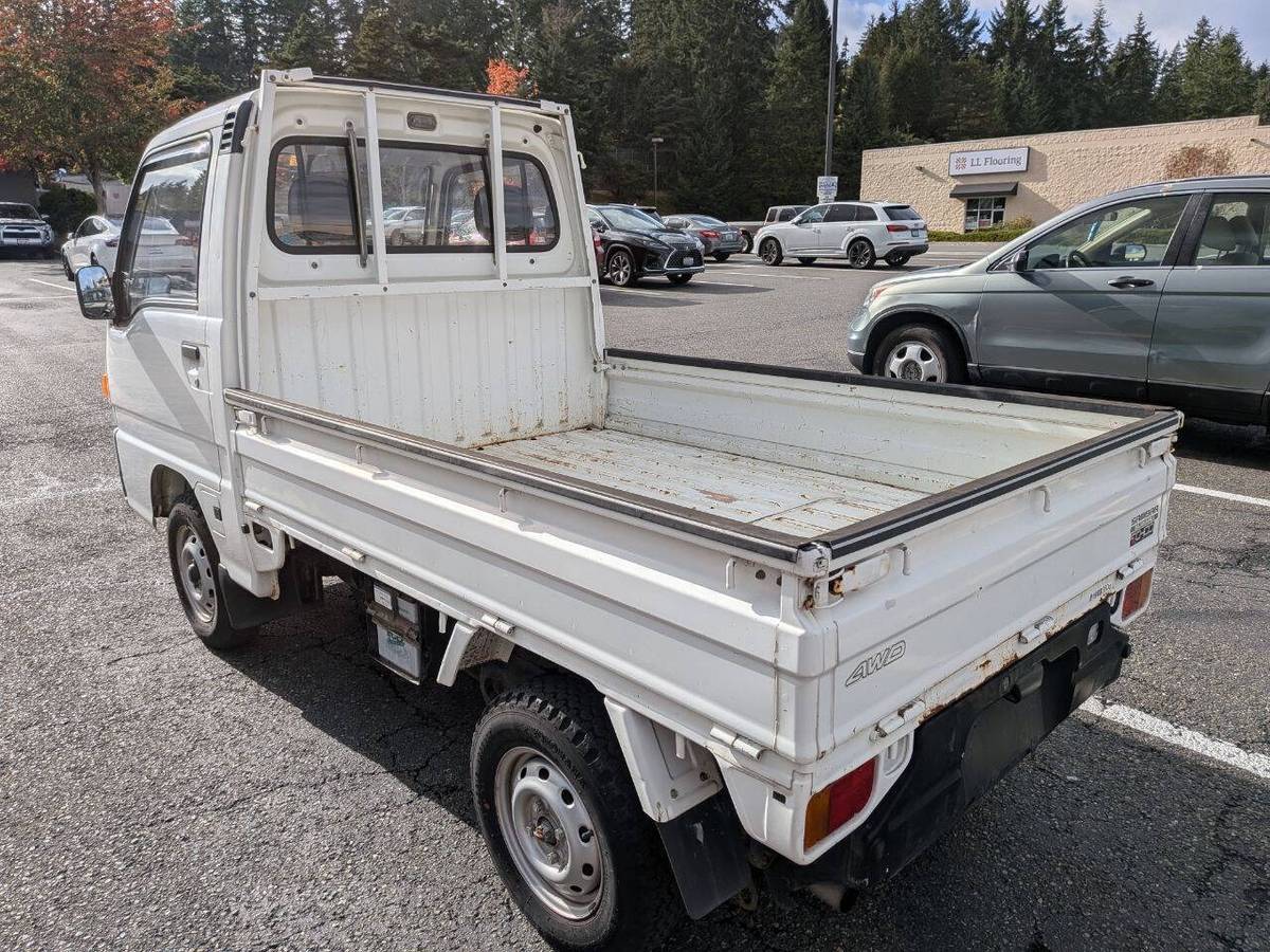 Subaru-sambar-1991-white-1