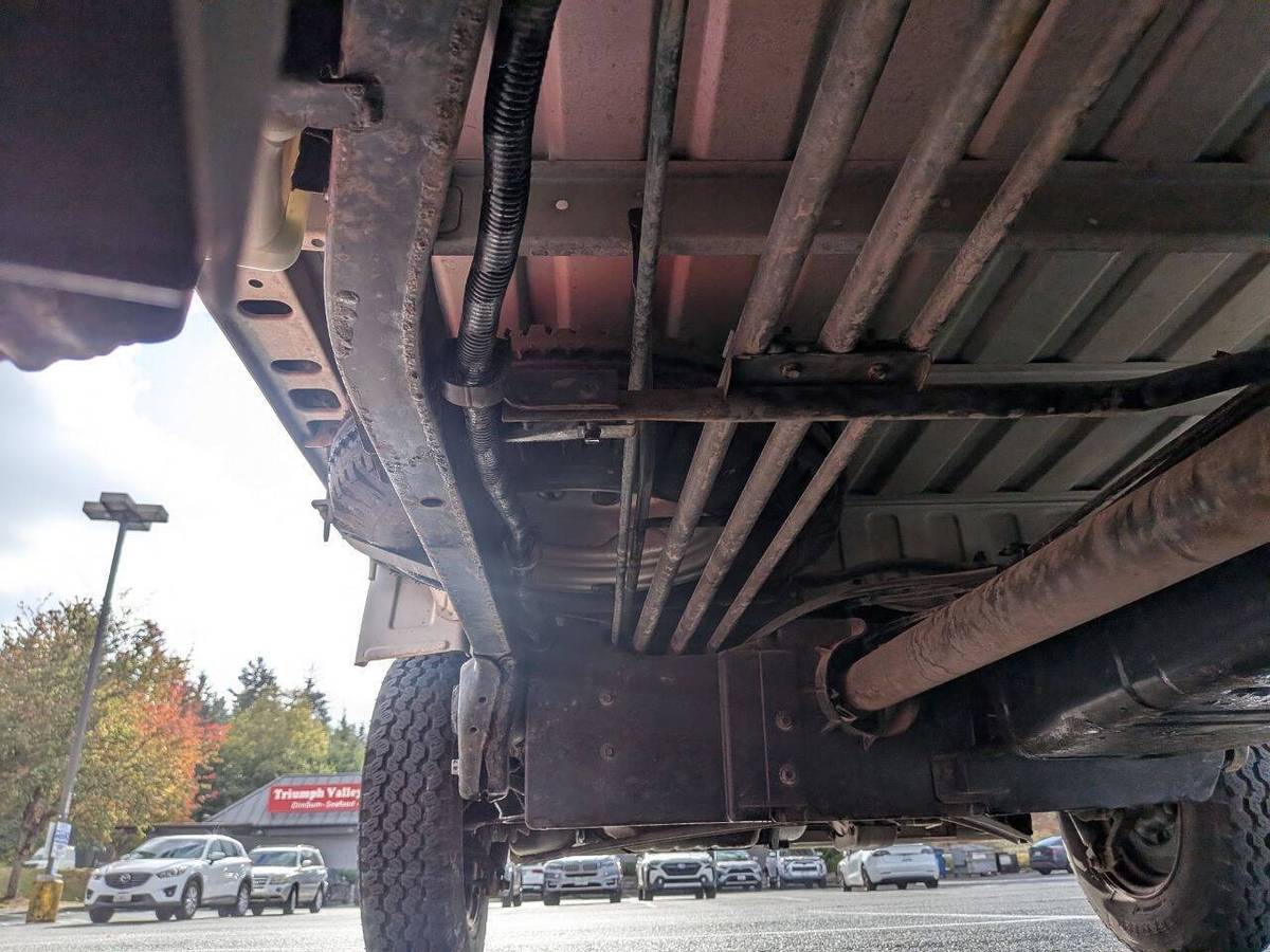 Subaru-sambar-1992-white-4