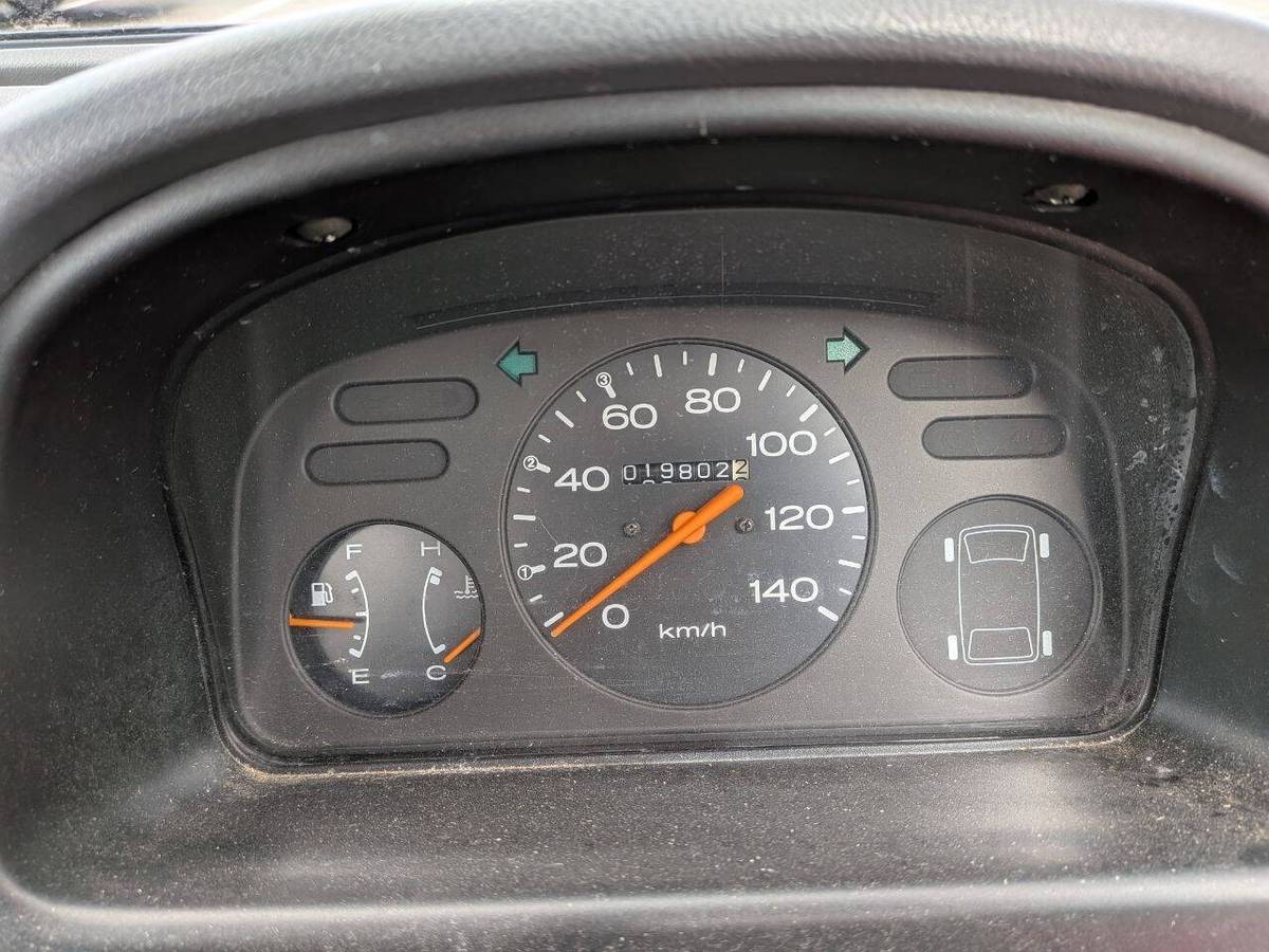 Subaru-sambar-1992-white-5