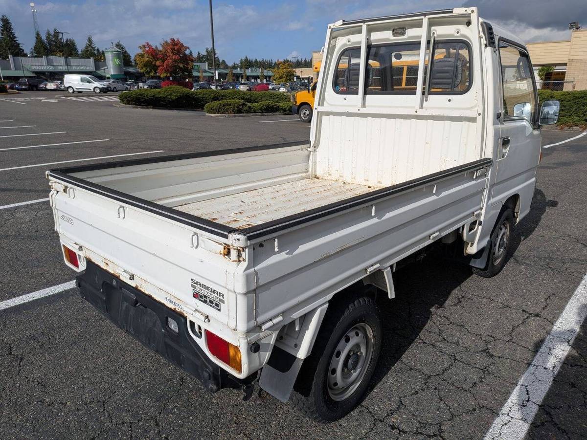 Subaru-sambar-1992-white-7