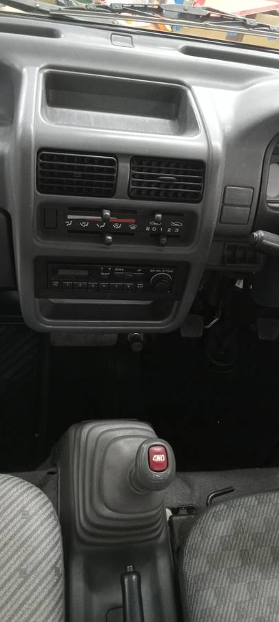 Subaru-sambar-1993-white-14