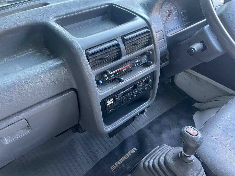 Subaru-sambar-1993-white-16