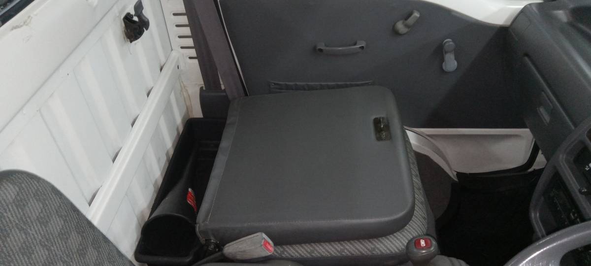 Subaru-sambar-1993-white-3