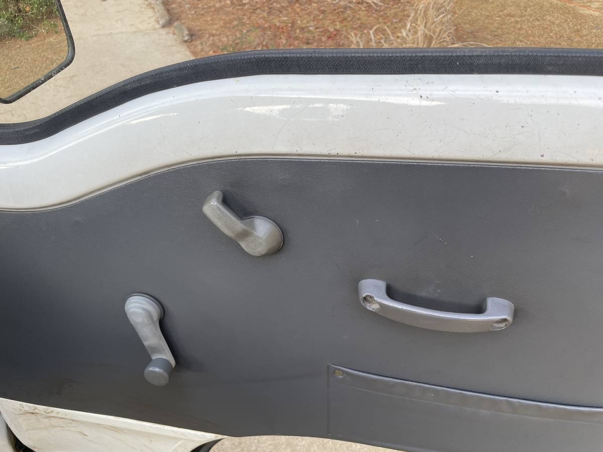 Subaru-sambar-1993-white-8